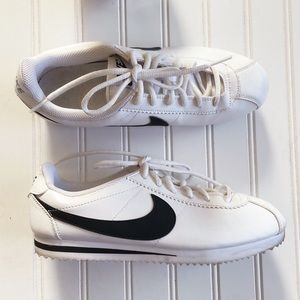 Nike Cortez White Black Classic Sneakers (Kid’s 6.5/Women’s 7.5-8)